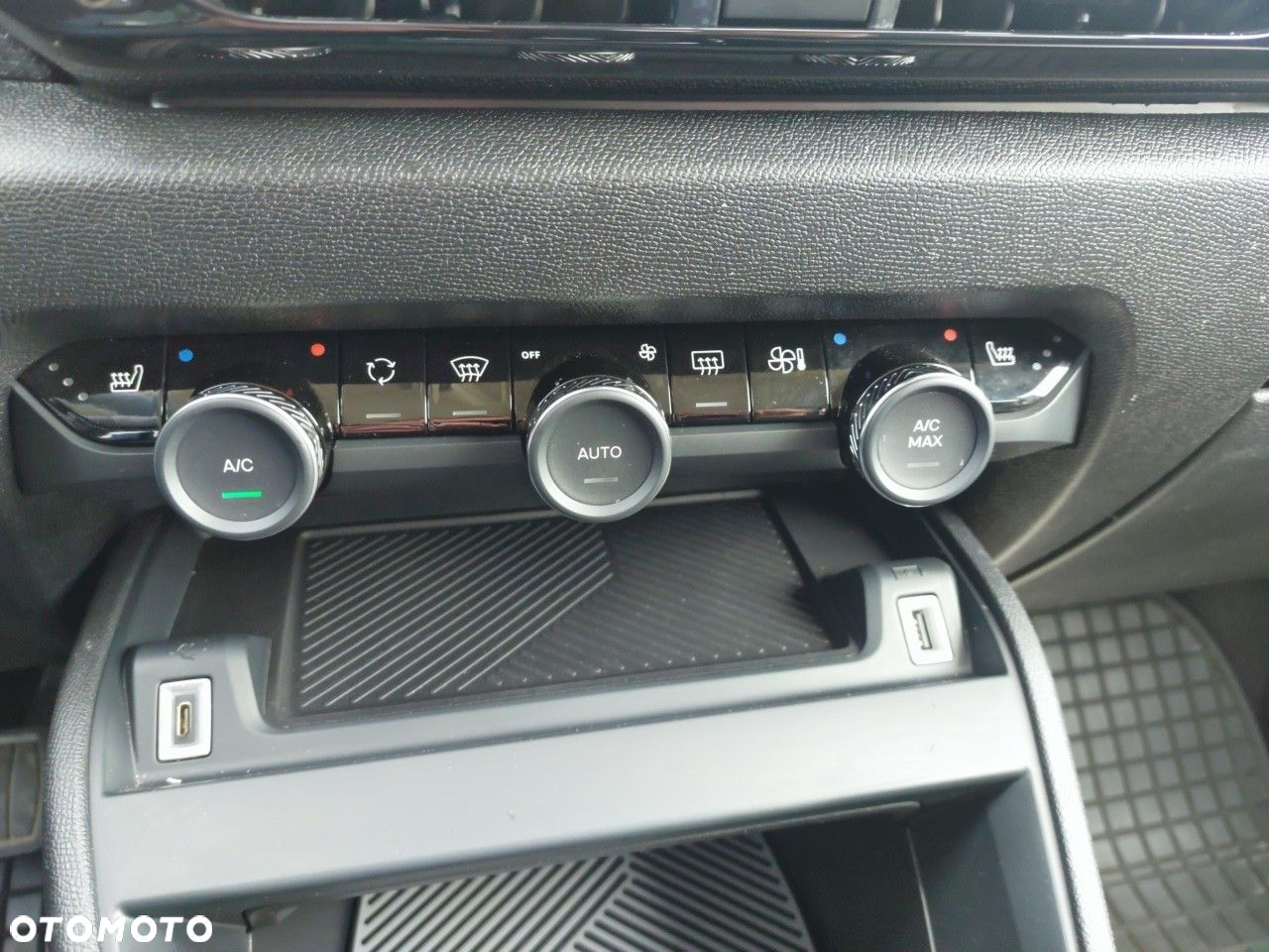 Citroën C4 1.2 PureTech Max S&S EAT8 - 17