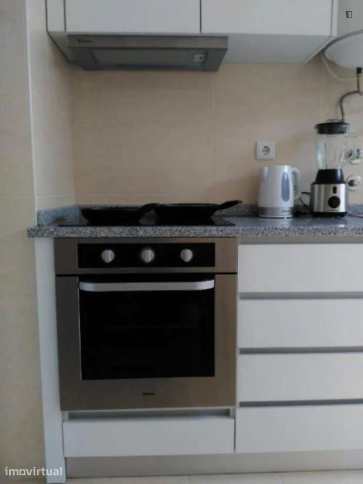 Quarto - localizado em Baixa Coimbra - Grande imagem: 4/12