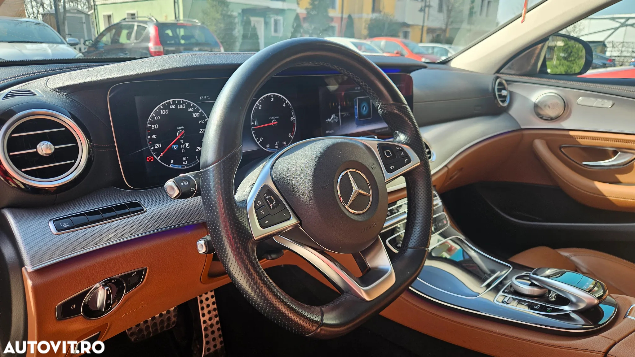 Mercedes-Benz E 220 d T 9G-TRONIC AMG Line - 27