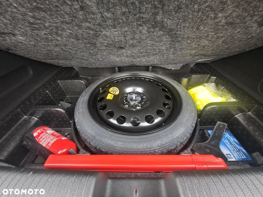 Opel Astra 1.2 T GS Line S&S - 26