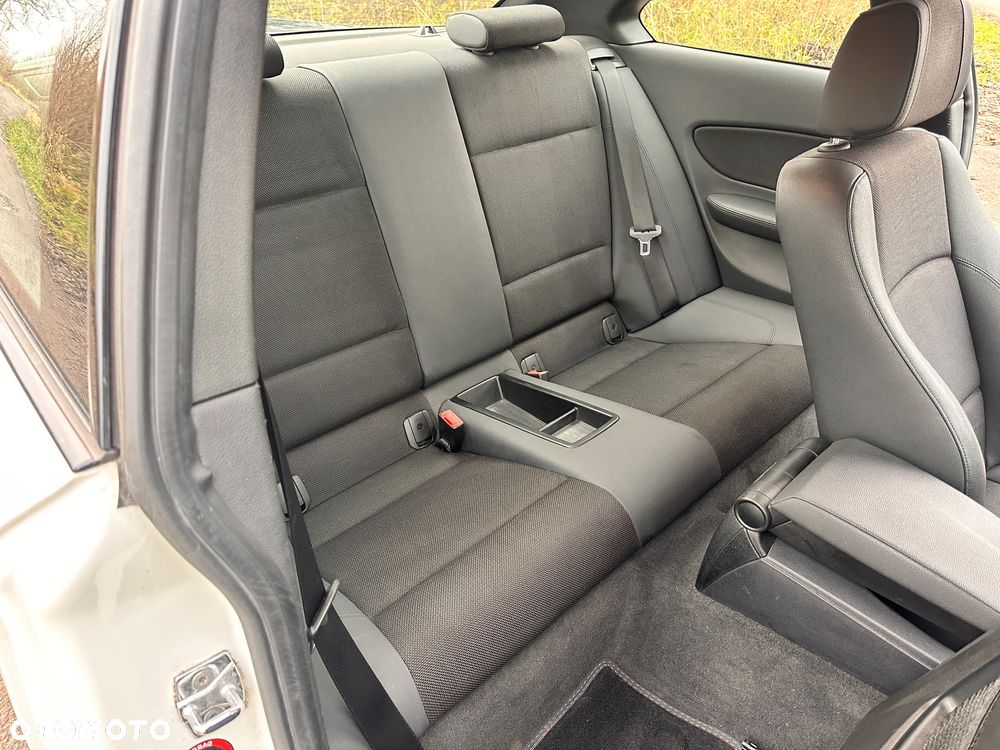 BMW Seria 1 120d DPF - 32