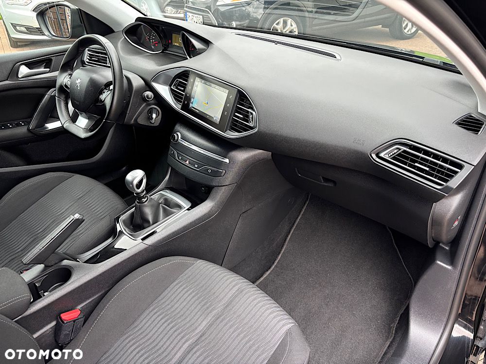 Peugeot 308 1.6 e-HDi Allure S&S - 28