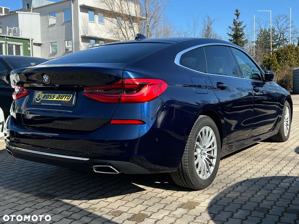 BMW 6GT - 8