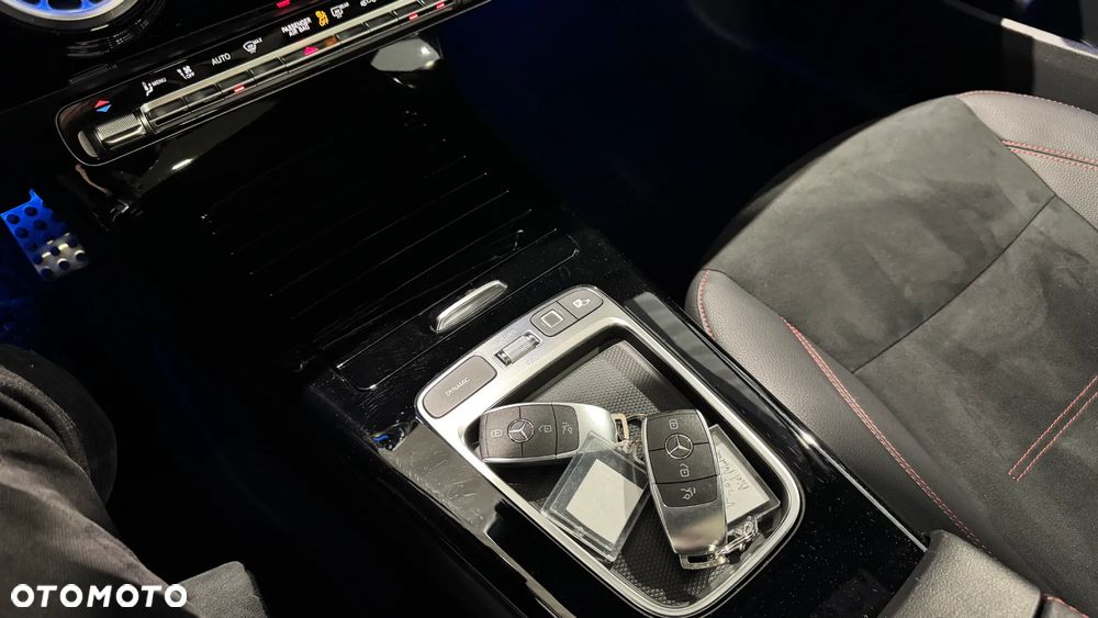 Mercedes-Benz CLA 200 AMG Line 7G-DCT - 28