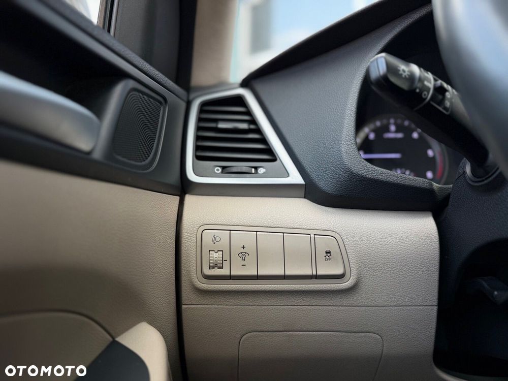 Hyundai Tucson 2.0 CRDI BlueDrive Comfort 2WD - 20