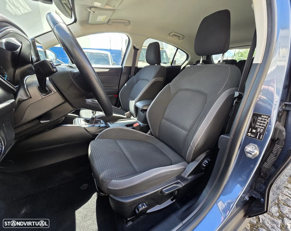 Ford Focus 1.0 EcoBoost Business - 11