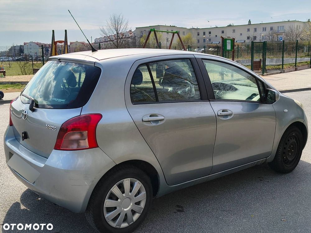 Toyota Yaris 1.0 Luna - 2