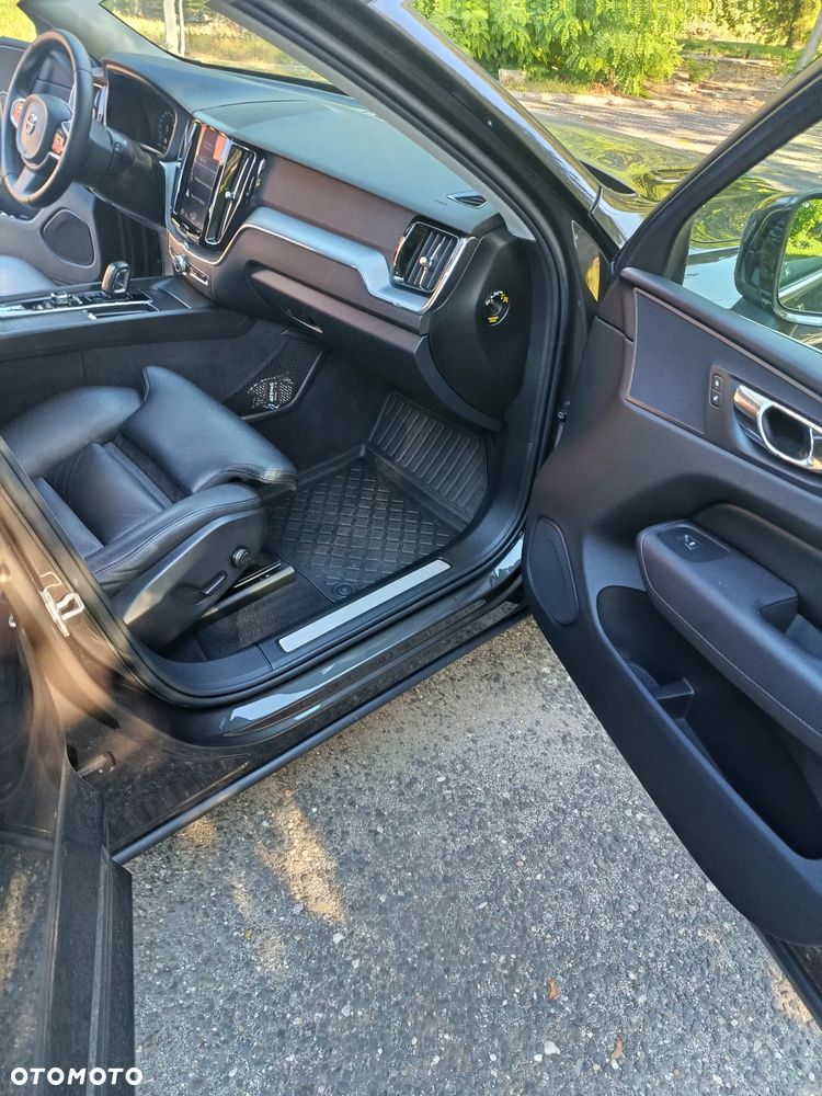 Volvo XC 60 B4 D Momentum Pro - 15
