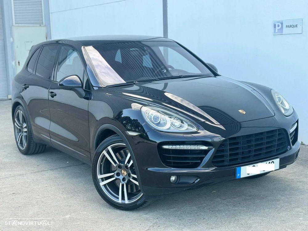 Porsche Cayenne Turbo - 1