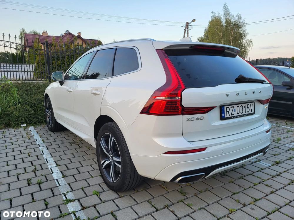 Volvo XC 60 T5 R-Design - 14