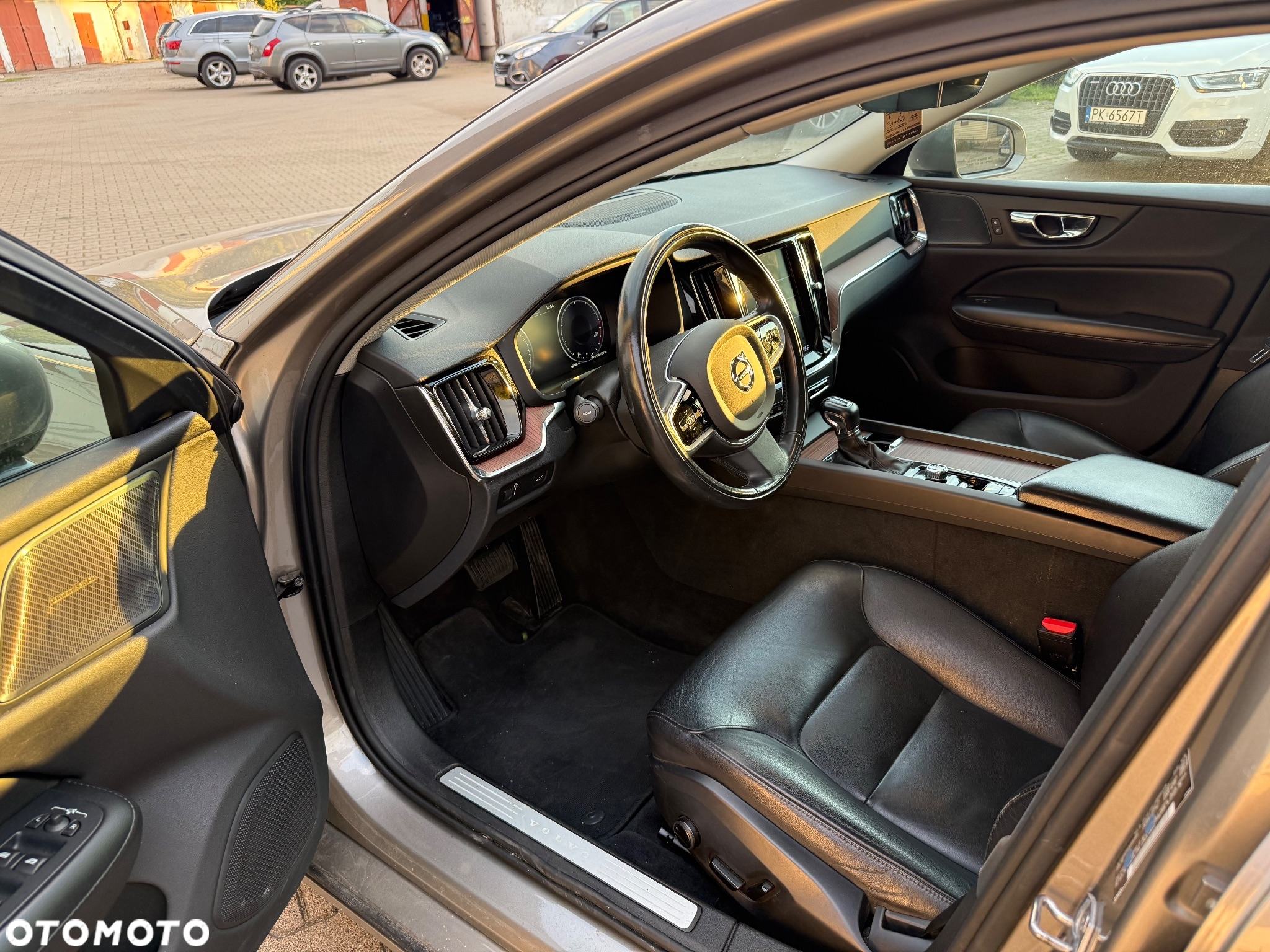 Volvo S60 T5 Momentum Pro - 9