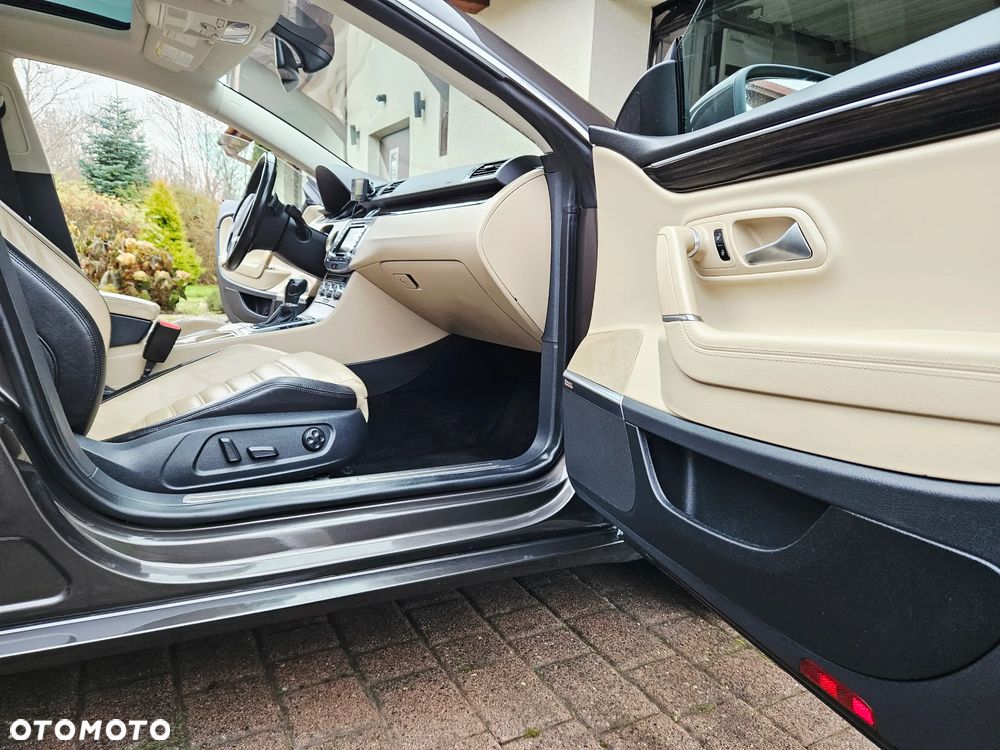 Volkswagen CC 3.6 V6 4Motion DSG - 23