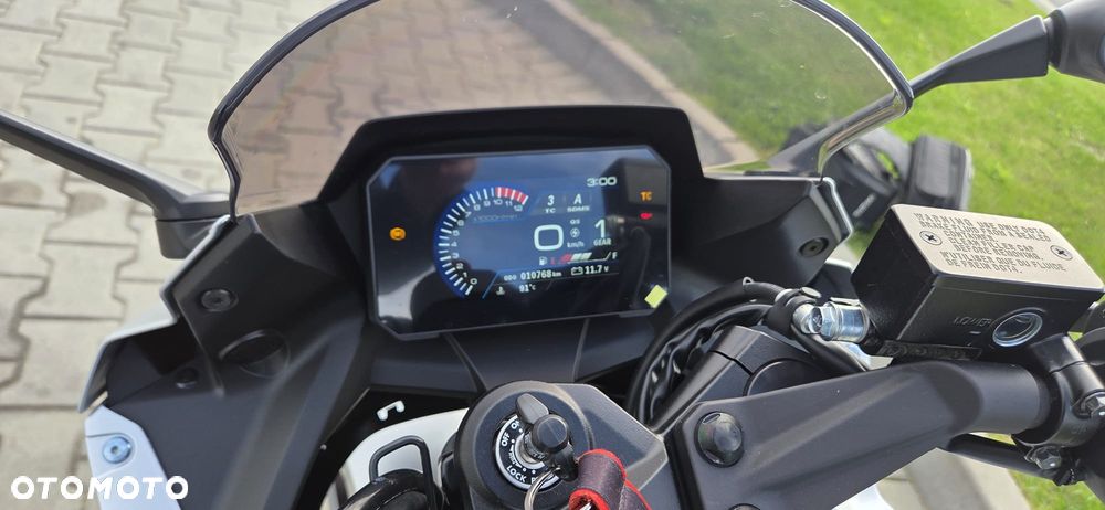 Suzuki GSX - 7
