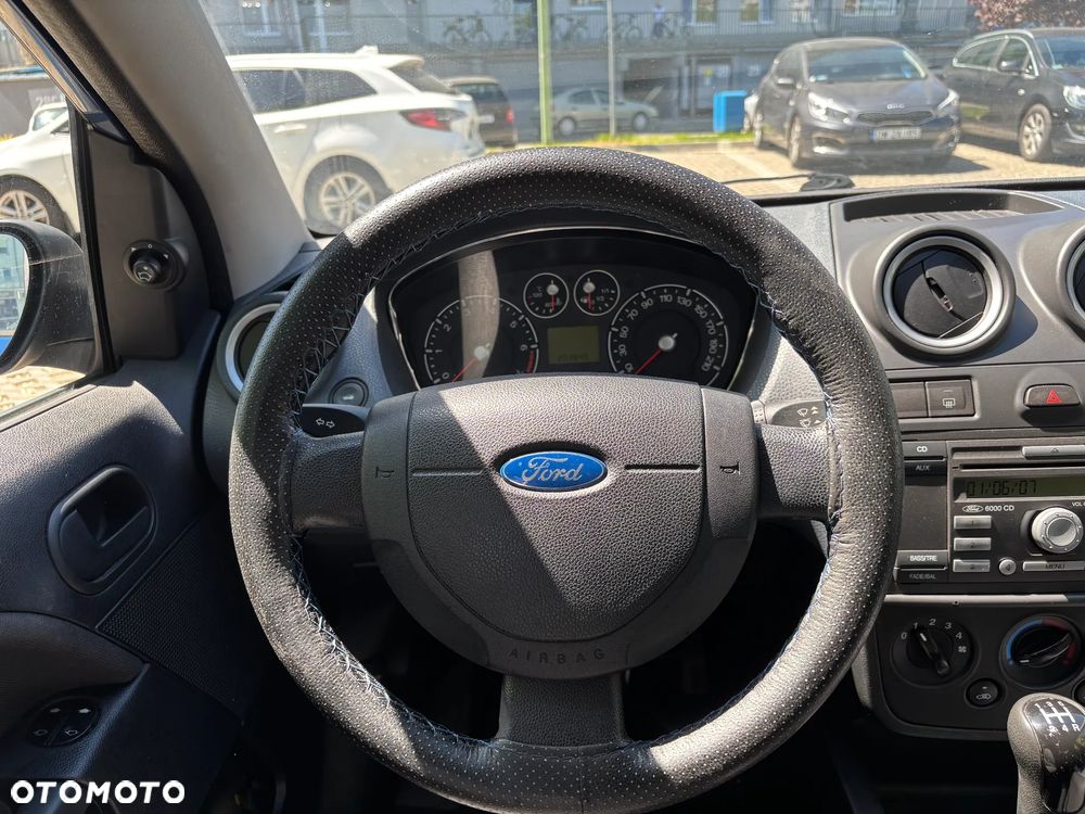 Ford Fiesta 1.3 Ghia - 9