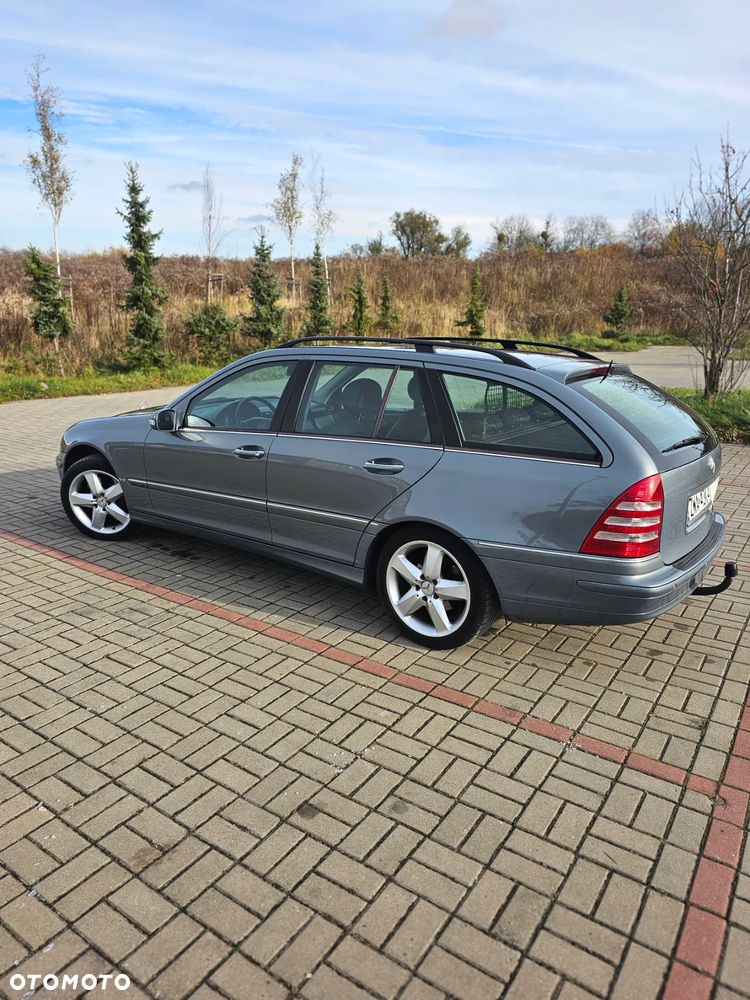 Mercedes-Benz Klasa C 320 T CDI 7-G-TRONIC Elegance DPF - 4
