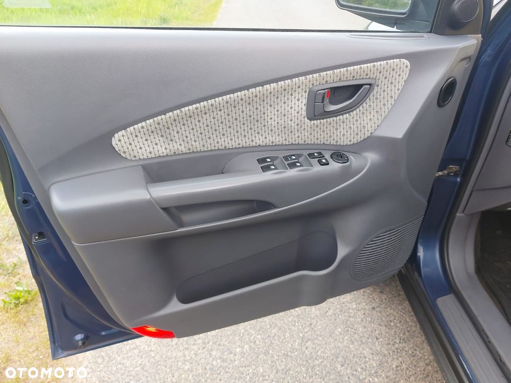 Hyundai Tucson 2.0 CRDi Active - 25