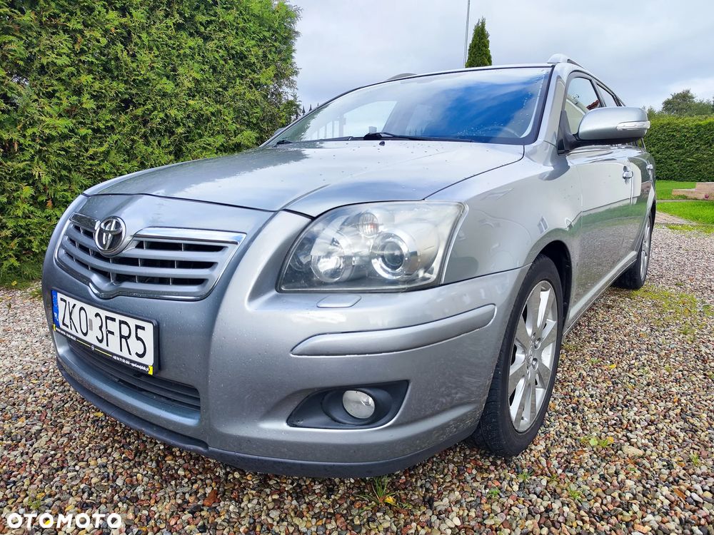 Toyota Avensis 2.2 D-4D Prestige - 1