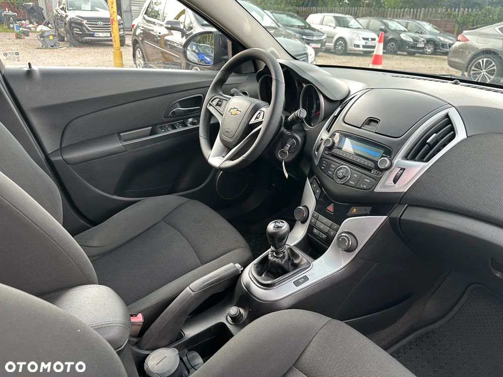 Chevrolet Cruze 1.6 LT+ - 23