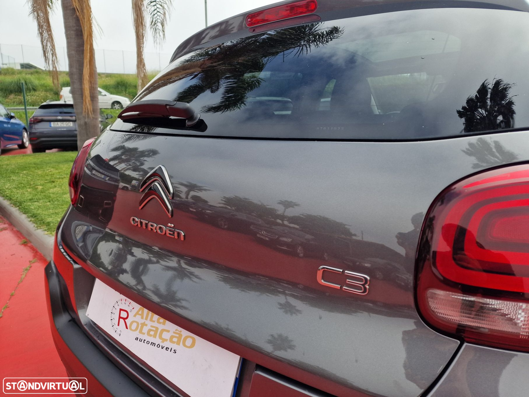 Citroën C3 1.2 PureTech Shine EAT6 - 4