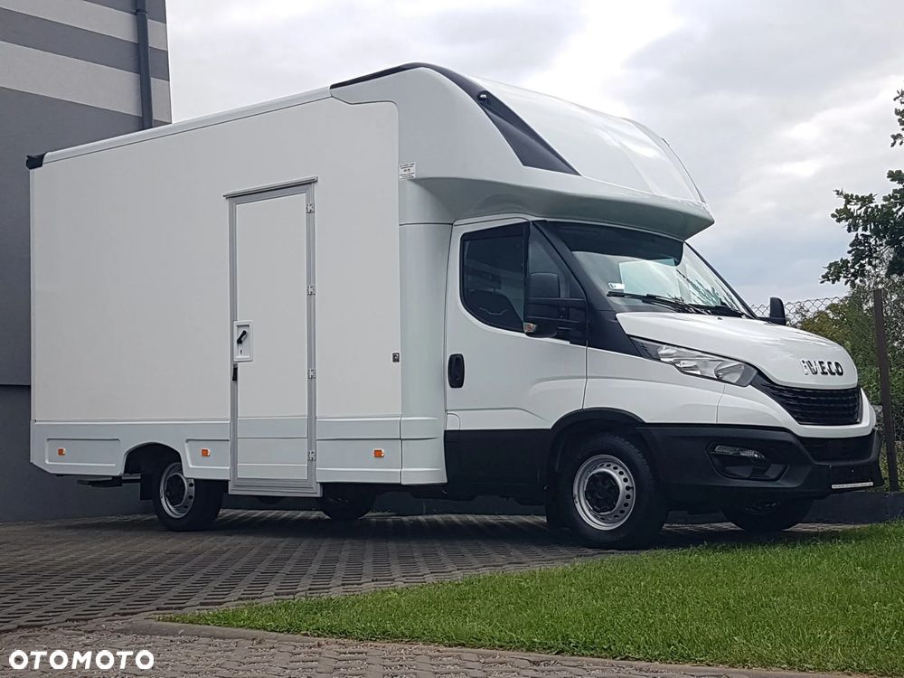 Iveco DAILY KONTENER NISKOPODŁOGOWY 4,43x2,23x2,42 SKLEP FOODTRUCK BAR KLIMA KONIOWÓZ KAMPER - 30