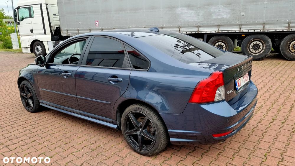 Volvo S40 D4 R-Design - 8