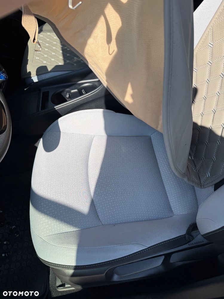 Toyota Prius - 12