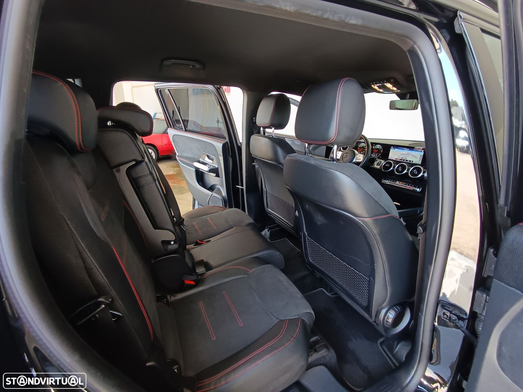 Mercedes-Benz GLB 200 d AMG Line - 36