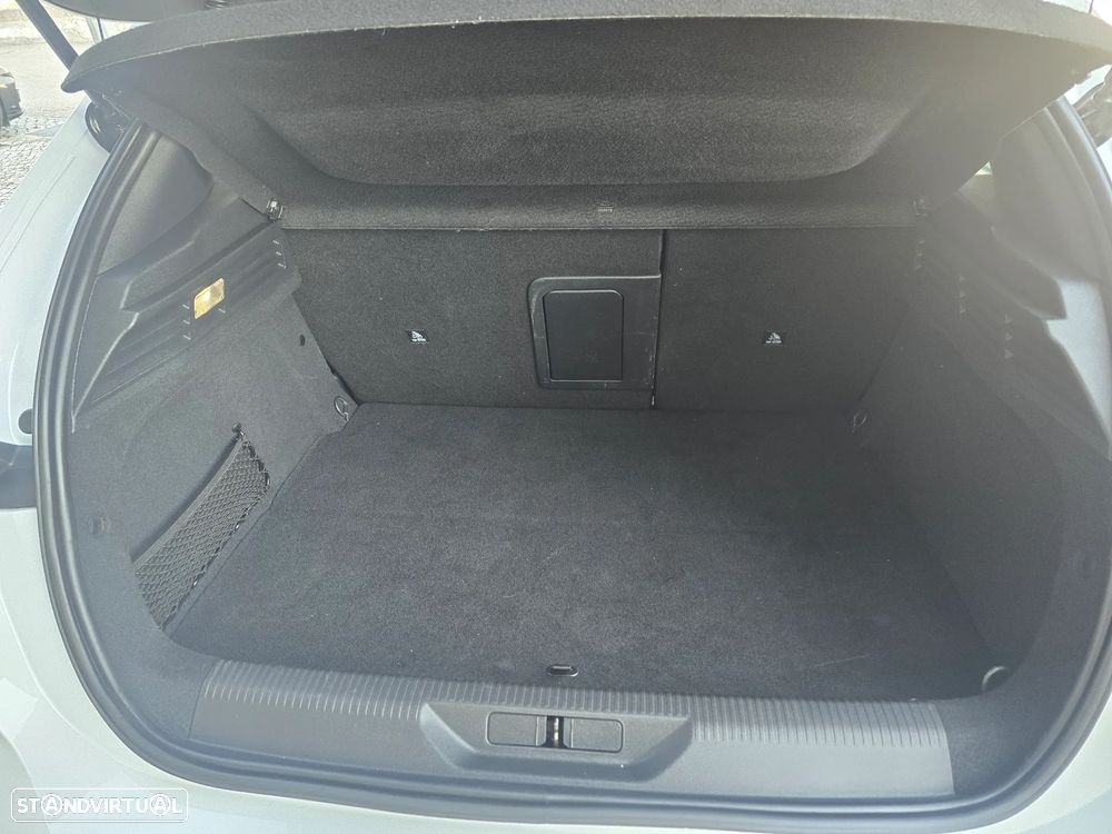 Peugeot 308 1.6 Hybrid GT e-EAT8 - 27