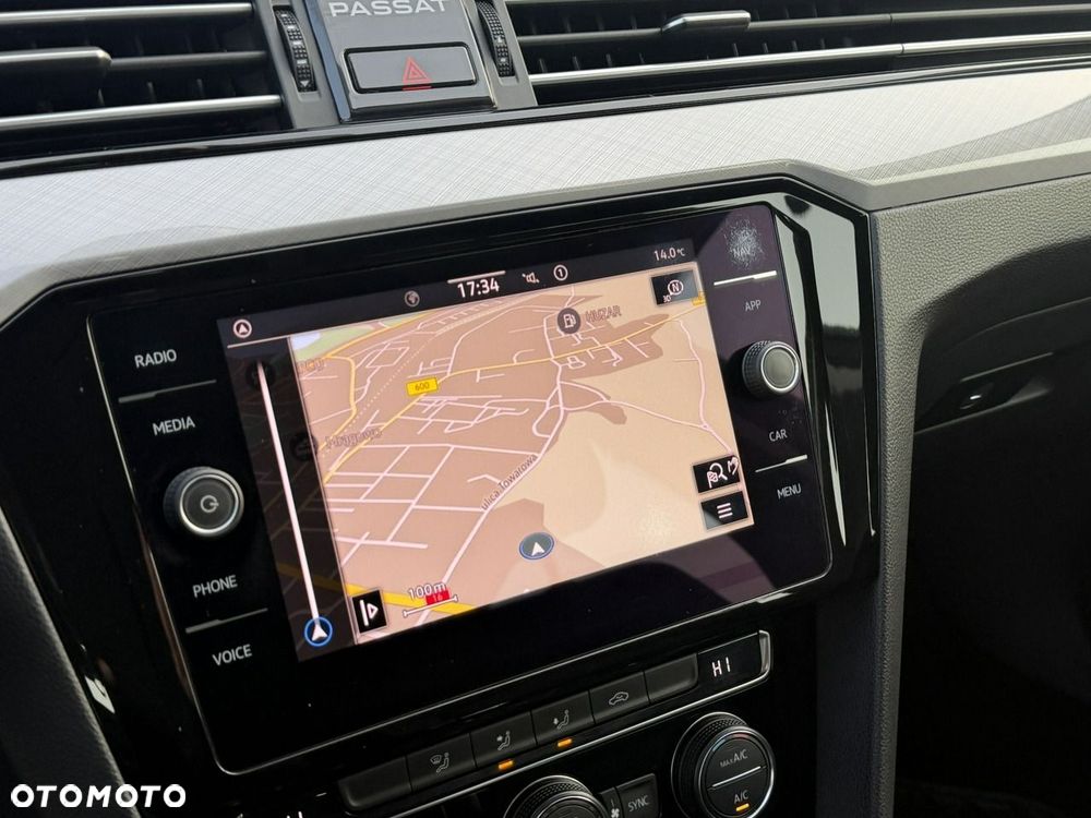 Volkswagen Passat - 24