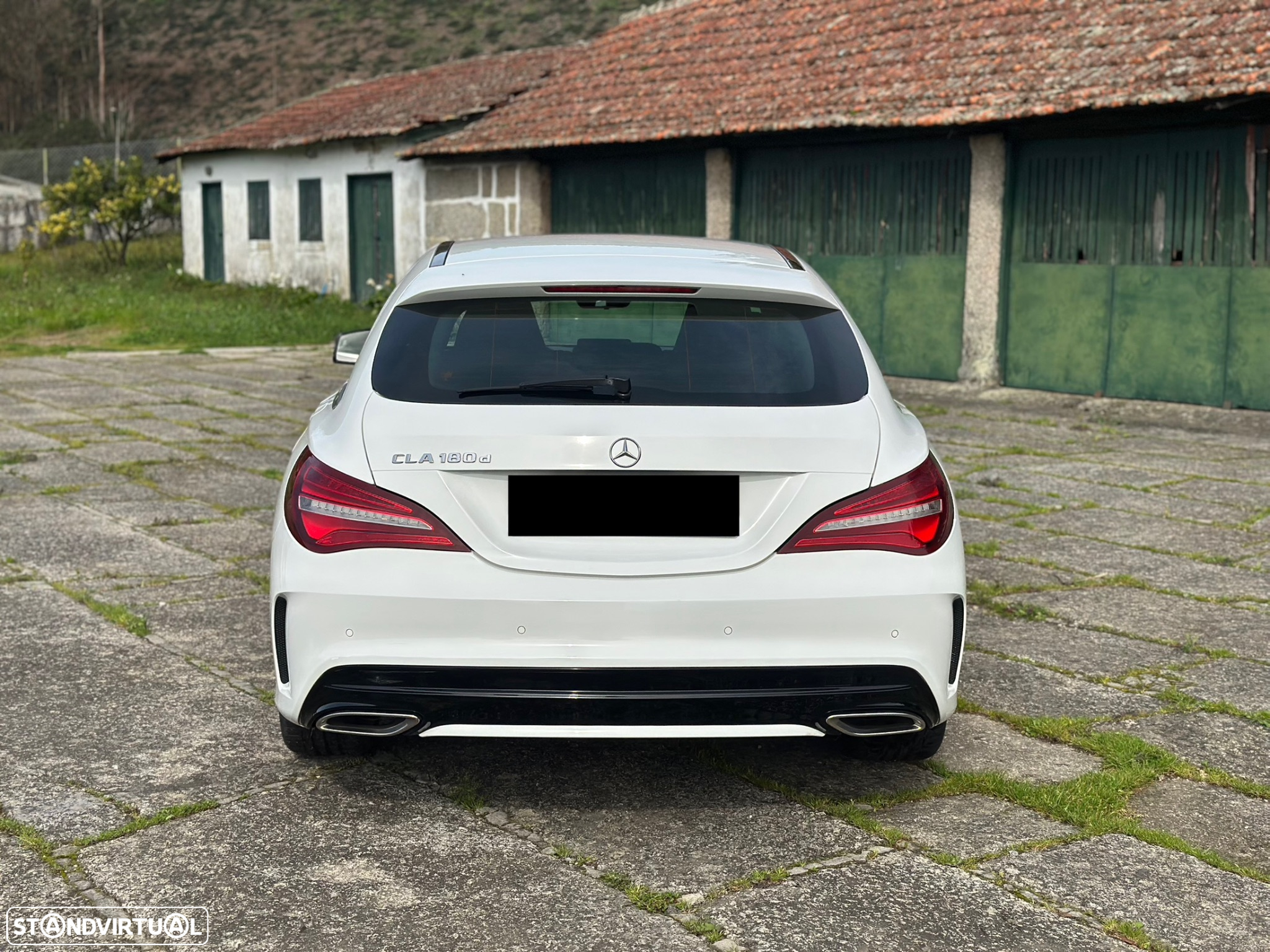 Mercedes-Benz CLA 180 d Shooting Brake AMG Line - 4