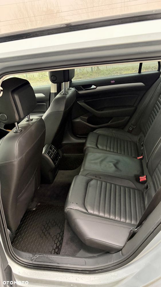 Volkswagen Passat - 9