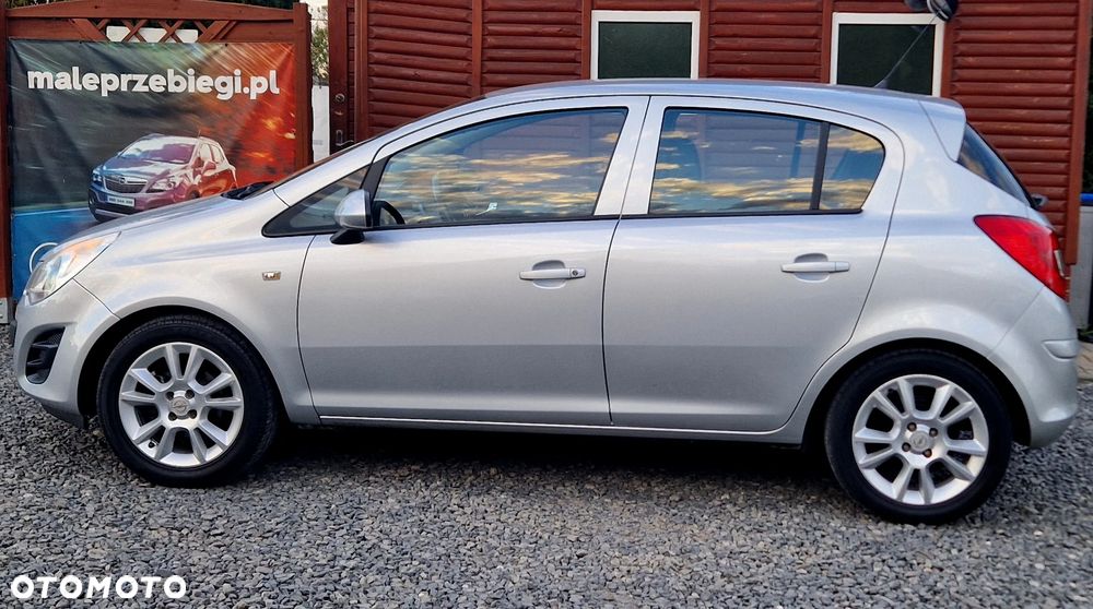 Opel Corsa 1.2 16V Essentia S&S - 10