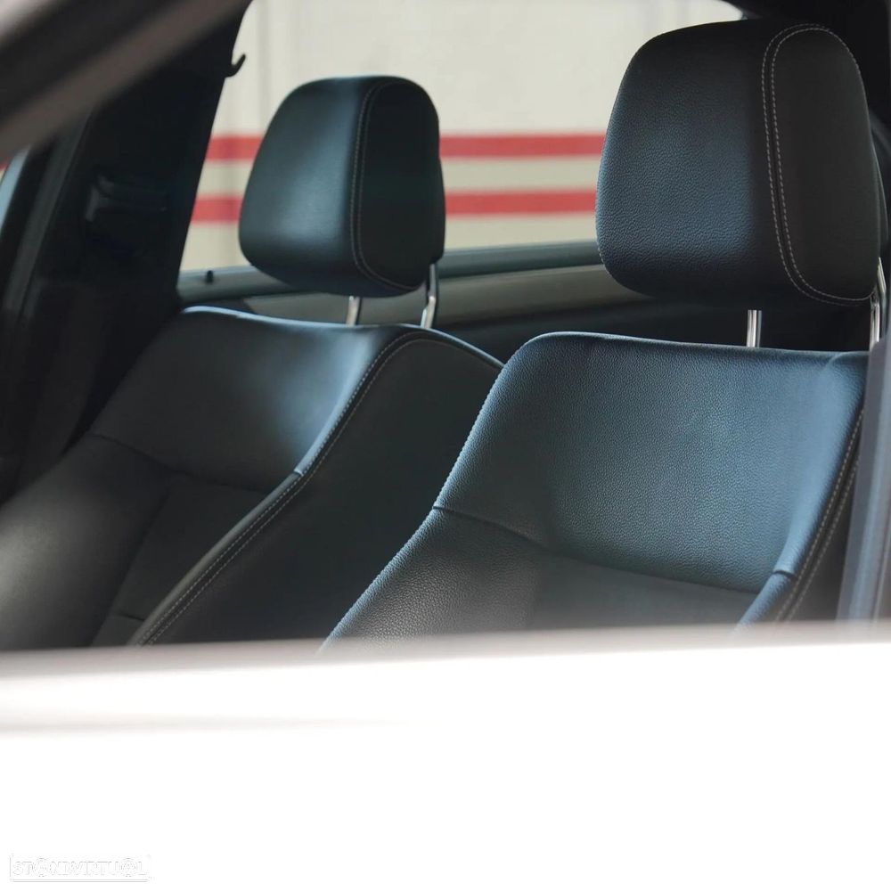 Mercedes-Benz E 300 Bluetec Hybrid Avantgarde - 10