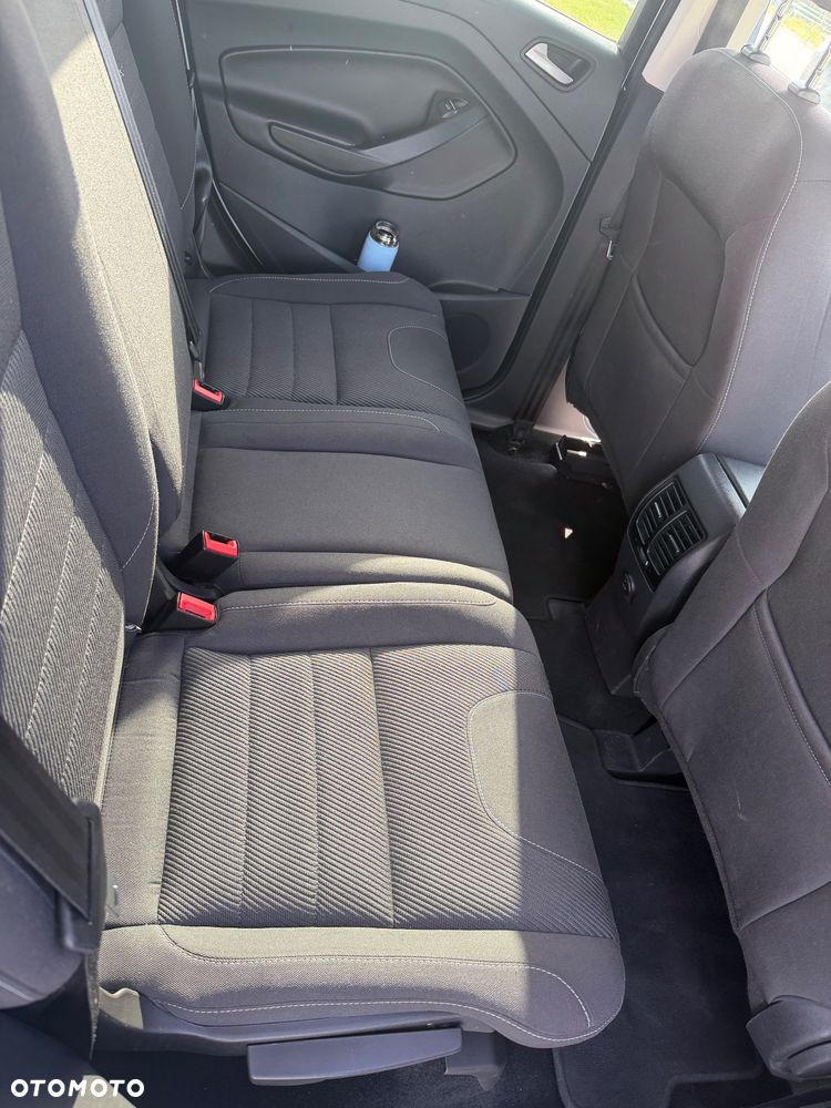 Ford Kuga - 25