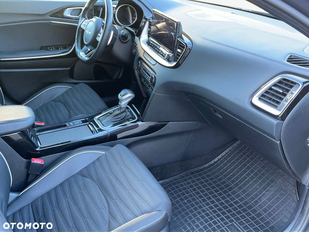 Kia ProCeed - 15