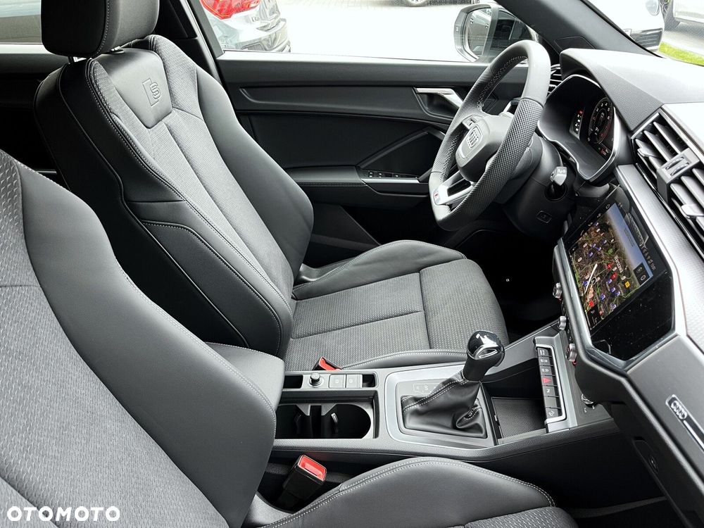 Audi Q3 Sportback - 16