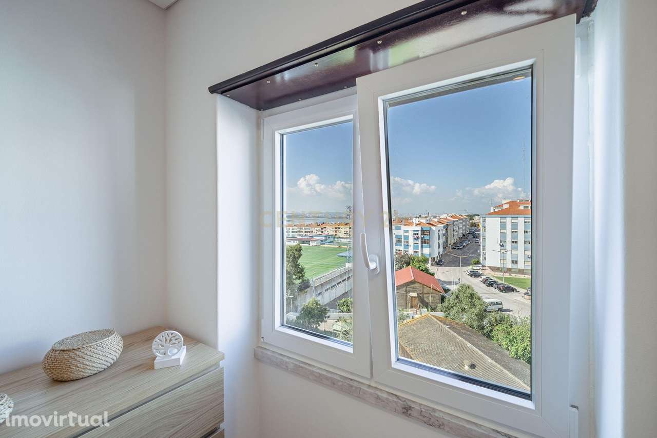 Apartamento T2 com Vista Deslumbrante para a Baía do Seixal – Oportuni - Grande imagem: 5/22