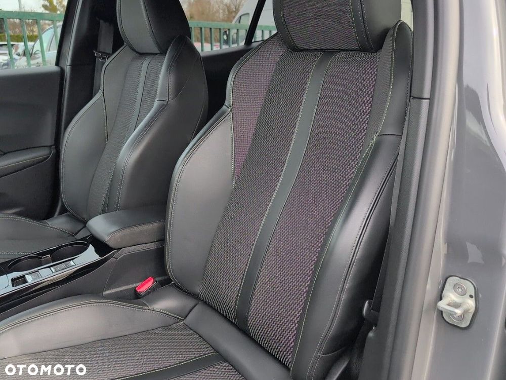 Peugeot 2008 54kWh GT - 25