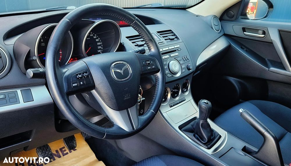 Mazda 3 - 10