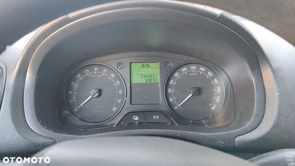 Skoda Roomster - 8