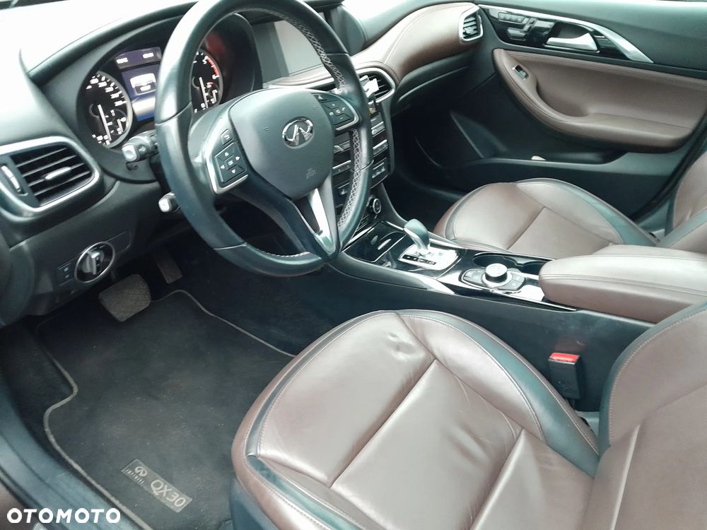Infiniti QX30 2.2d Premium Tech AWD 7DCT - 6