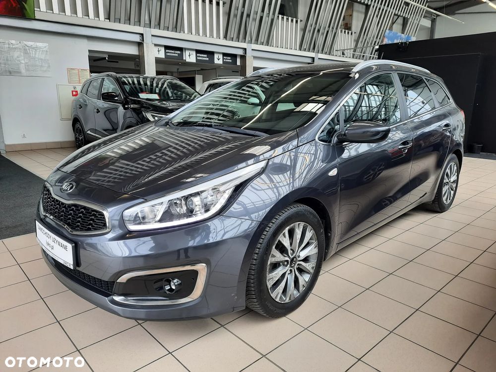 Kia Ceed - 36