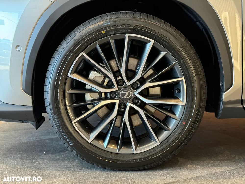 Lexus Seria NX 450h+ AWD CVT PHEV Luxury - 30