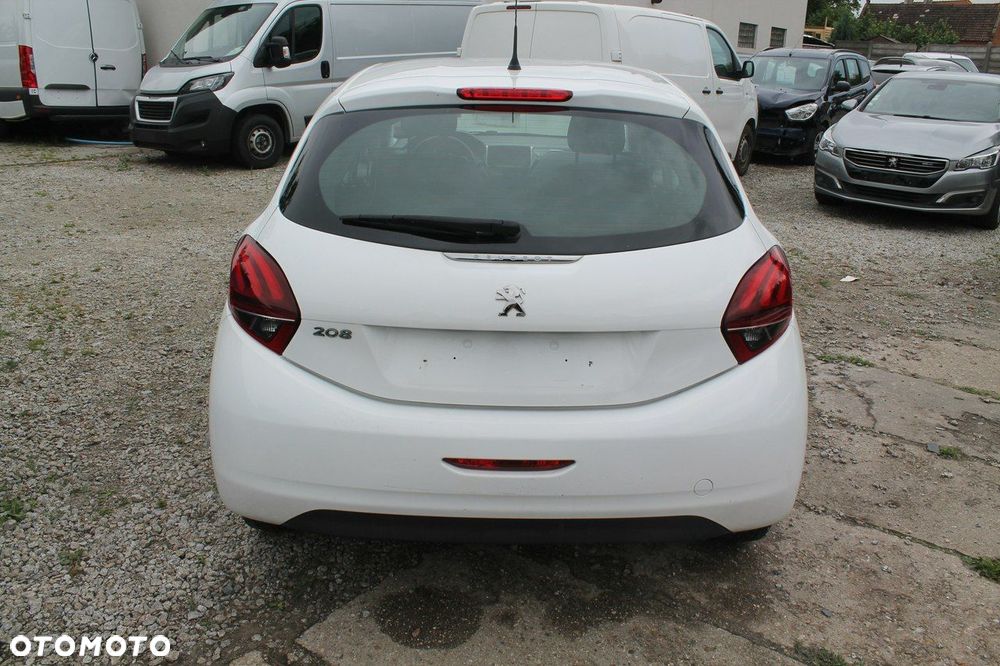 Peugeot 208 - 6