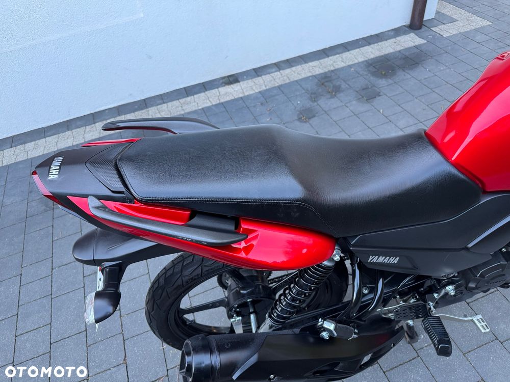 Yamaha YBR - 8