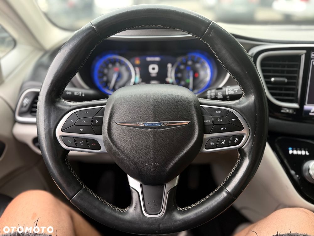 Chrysler Pacifica - 13