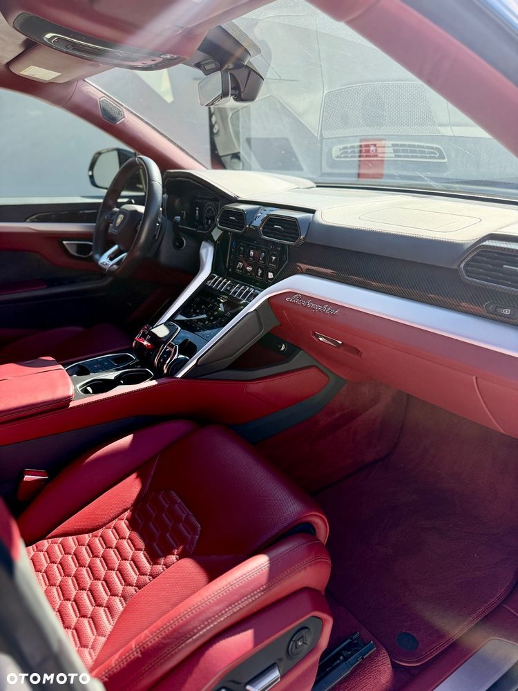 Lamborghini Urus Standard - 29