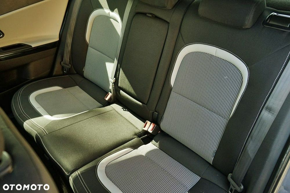 Kia Ceed - 23