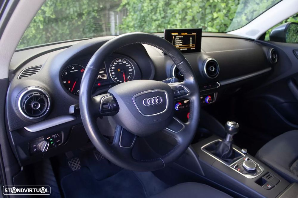 Audi A3 Sportback 1.6 TDI Advance Ultra - 12