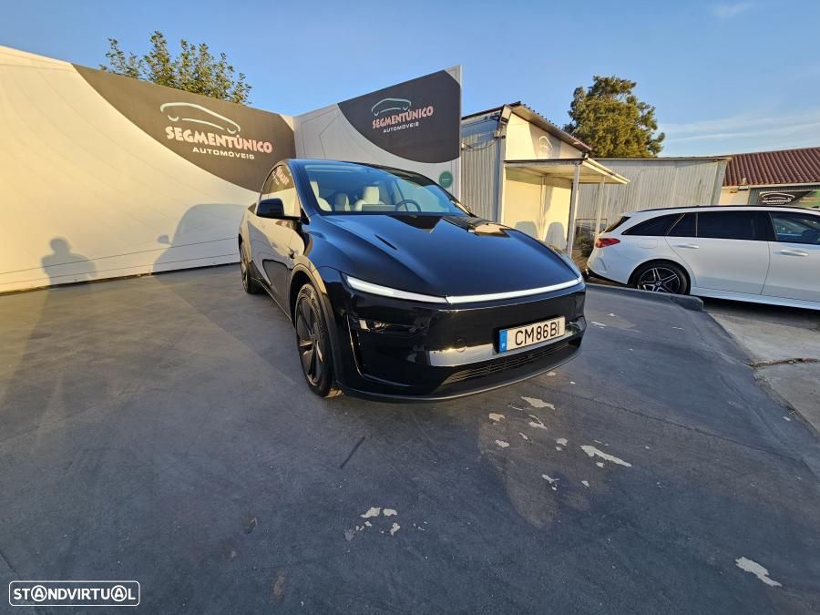 Tesla Model Y Long Range Dual Motor AWD - 6